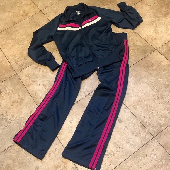 NIKE VINTAGE track suit. Size S